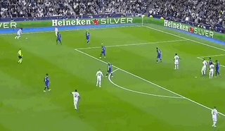 【欧冠】本泽马+阿森西奥破门，皇马2比0十人切尔西